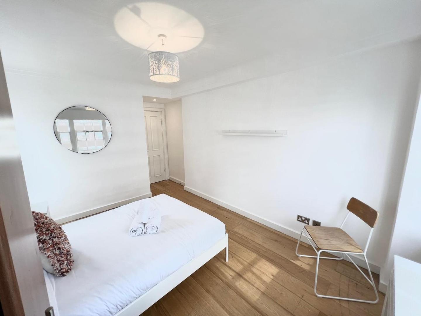 3 Bed Apartment- Apartamento