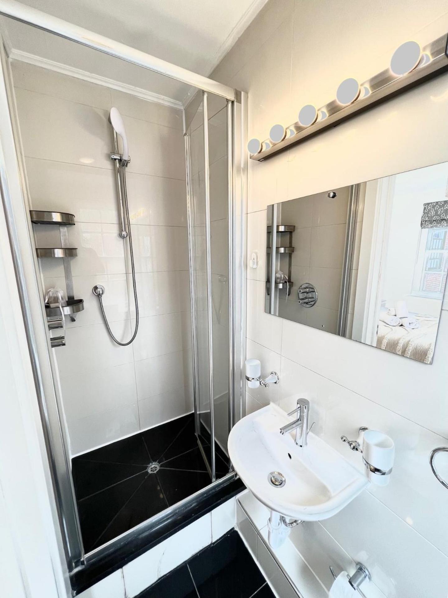3 Bed Apartment- Apartamento
